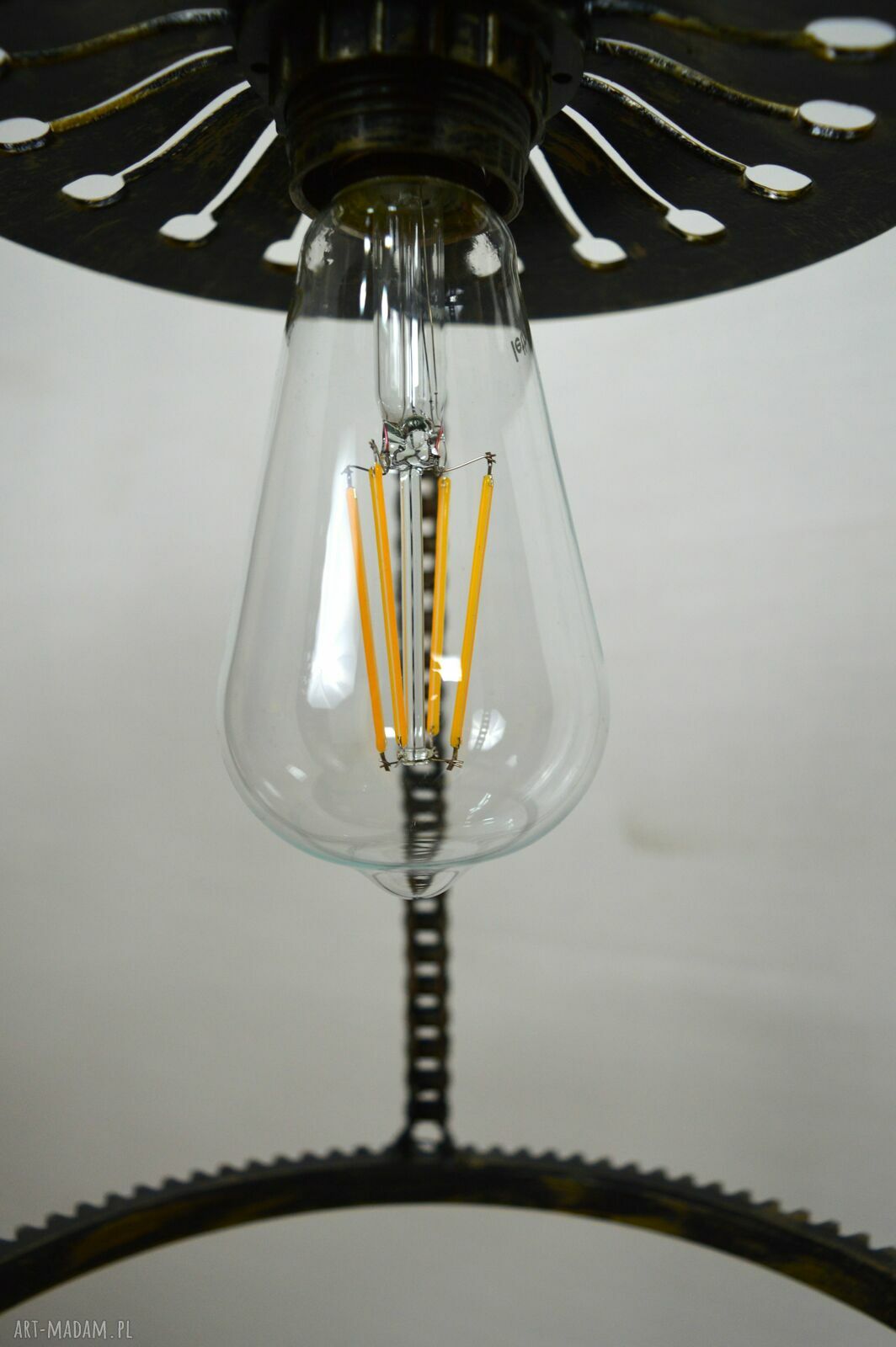 Żyrandol industrialny loft - rękodzieło upcycling z kół zębatych i łańcuchów, LED Edison E27