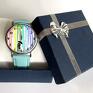kolorowe barwy miłości - skórzany zegarek z dużą miłość