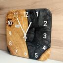 Zegar ścienny 30 cm z topoli i czarnej żywicy epoksydowej