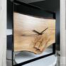 drewniany zegar czarne kwadratowy z drewnianym akcentem