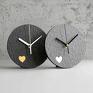 prezent ślubny handmade szary zegar z sercem dla ukochanej osoby
