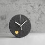 unikatowa ozdoba salonu okrągły stojący zegar minimalistyczny dla ukochanej osoby - idealny prezent